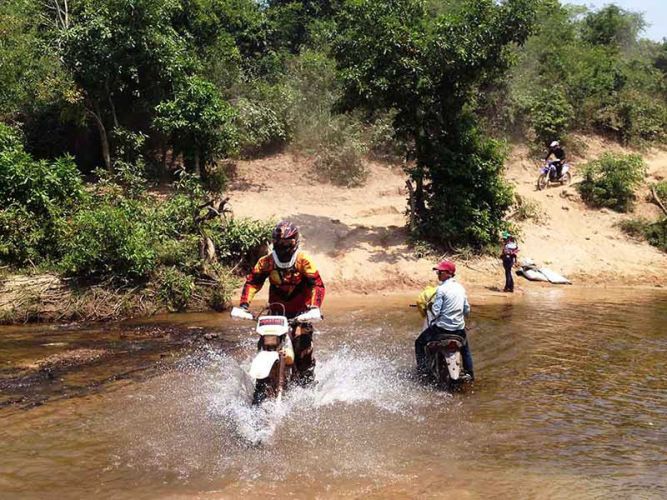 off-road tours cambodia kamlot river crossing
