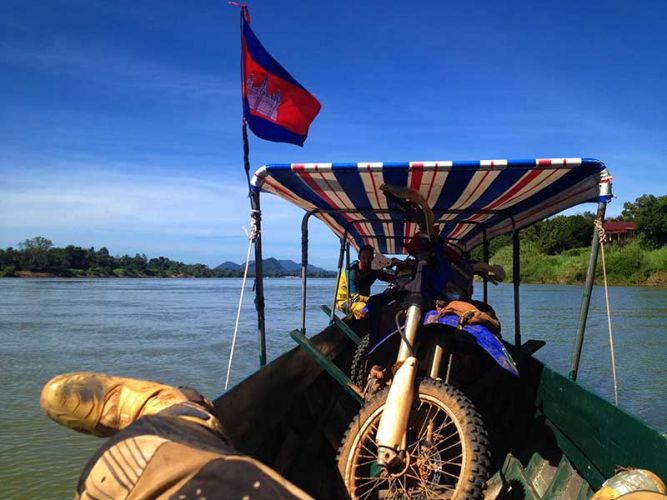 off-road-tours-cambodia-long-boat-ferry-2