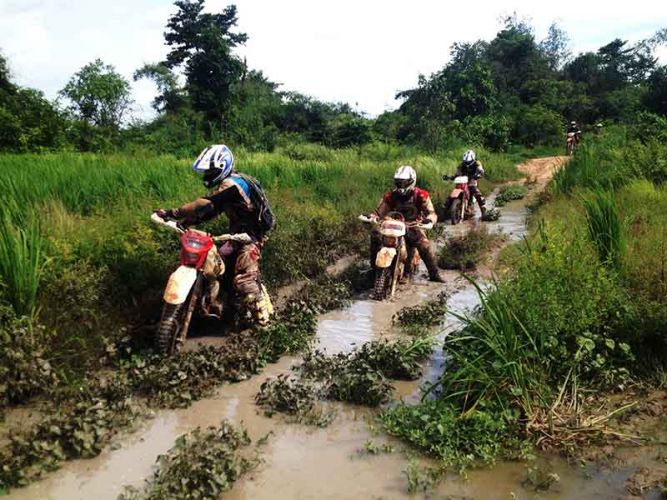 dirt-bike-tours-cambodia-quagmirze