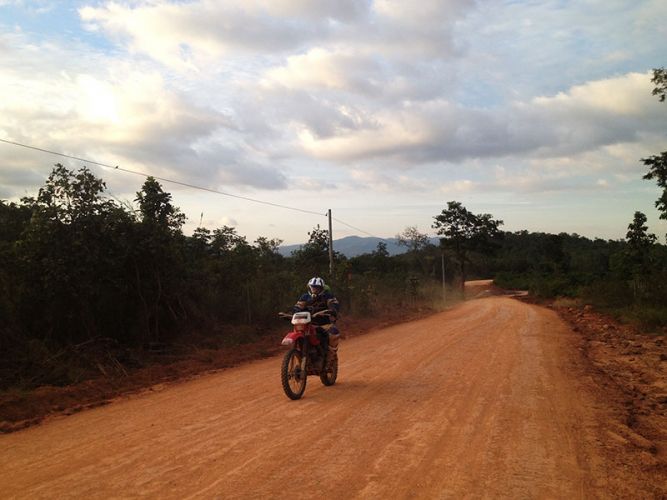 dirt-bike-tours-cambodia-red-dirt
