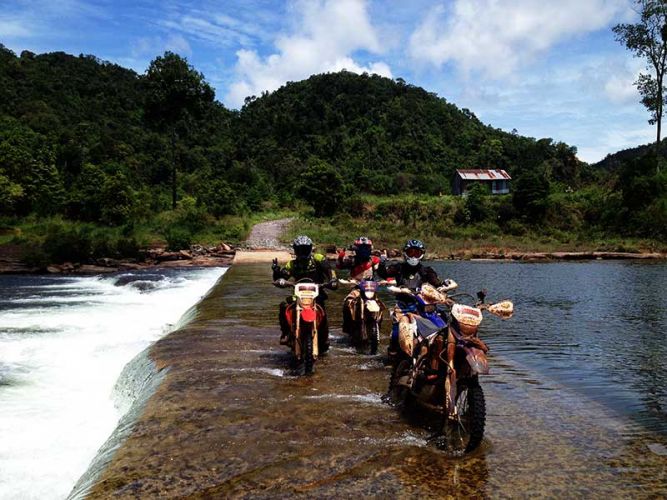 dirt-bike-tours-cambodia-fjord