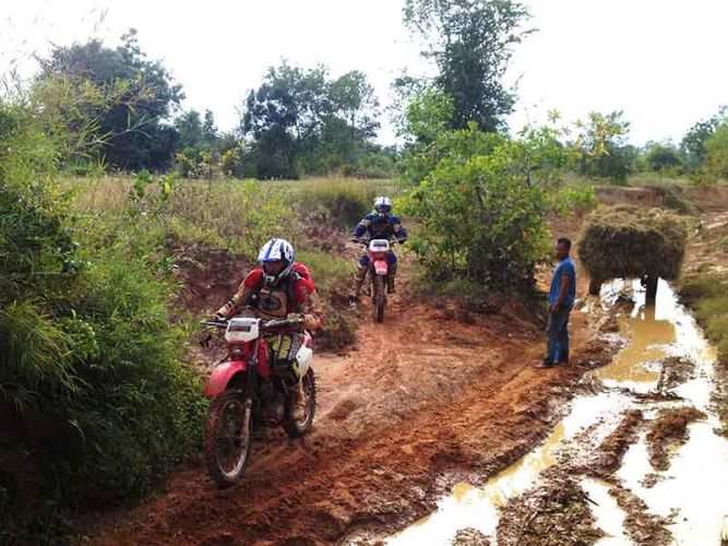 dirt-bike-tours-cambodia-mud-creek